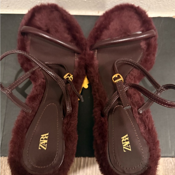 Zara Faux Fur Burgundy Women’s Heeled Sandals EU 39 US 8.5/9 - Picture 4 of 7